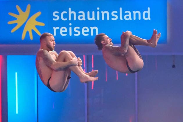10 01 2026, xlakx, Entertainment, TV Total Turmspringen v l Filip Pavlovic Dschungelkoenig and Marco Cerullo Reality star dares to jump from the diving boards of the swimming and diving hall in the Europasportpark SSE at the 15th edition of TV Total Turmspringen in Berlin a spectacular highlight of the show on ProSieben Berlin Daniel Lakomski