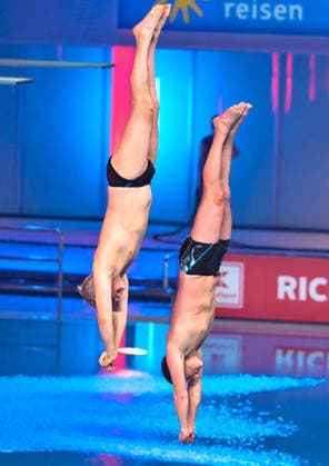 10 01 2026, xlakx, Entertainment, TV Total Turmspringen v l Steffen Groth actor and Peter Imhof presenter dares to jump from the diving boards of the swimming and diving hall in the Europasportpark SSE at the 15th edition of TV Total Turmspringen in Berlin a spectacular highlight of the show on ProSieben Berlin Daniel Lakomski