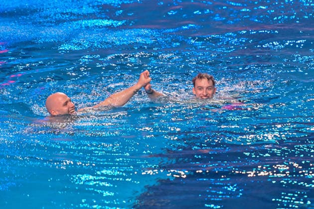 10 01 2026, xlakx, Entertainment, TV Total Turmspringen v l Flying Uwe Streamer and Let™s Hugo Streamer dare to jump from the diving boards of the swimming and diving hall in the Europasportpark SSE at the 15th edition of TV Total Turmspringen in Berlin a spectacular highlight of the show on ProSieben Berlin Daniel Lakomski