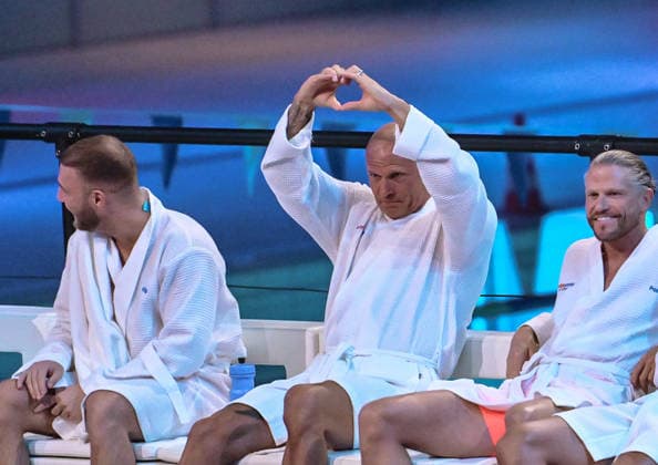 10 01 2026, xlakx, Entertainment, TV Total Turmspringen v l Thorsten Legat Ex soccer pro and Paul Janke Ur Bachelor at the 15th edition of TV Total Turmspringen in Berlin from the diving boards of the swimming and diving hall in the Europasportpark SSE a spectacular highlight of the show on ProSieben Berlin Daniel Lakomski