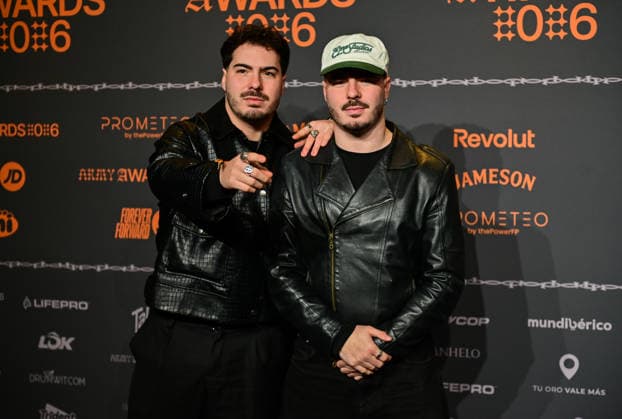 January 10, 2026, Madrid, Madrid, SPAIN: Content creators and guests pose on the black carpet during the third edition of the Army Awards, held on Saturday, January 10, at the Madrid Arena in Madrid. Known as the â€oeinternet anti-awards,†the ceremony honors the most viral moments, trends, and personalities from social media over the past year in a script-free gala hosted by Ceciarmy and Santiago Segura. In the image Gemeliers Madrid SPAIN - ZUMAz108 20260110_znp_z108_074 Copyright: xRichardxZubelzux