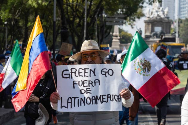January 10, 2026, Mexico City, Mexico: Hundreds of people joined the March against Imperialism, from the Angel of Independence to Plaza Palestina Libre, following the capture of NICOLAS MADURO and his wife, CILIA FLORES, by US forces. Demonstrators expressed solidarity with the Venezuelan people. Mexico City Mexico - ZUMAl178 20260110_znp_l178_009 Copyright: xCristianxLeyvax