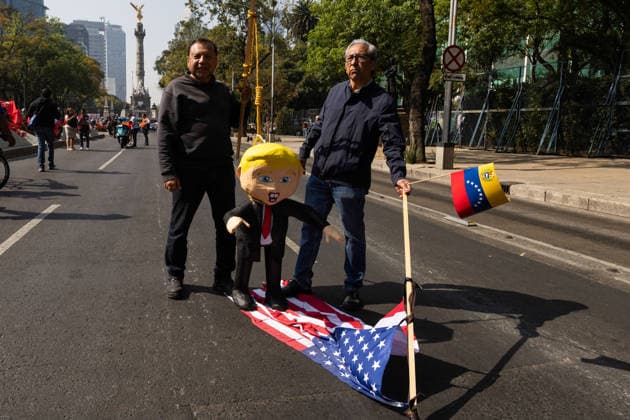 January 10, 2026, Mexico City, Mexico: Hundreds of people joined the March against Imperialism, from the Angel of Independence to Plaza Palestina Libre, following the capture of NICOLAS MADURO and his wife, CILIA FLORES, by US forces. Demonstrators expressed solidarity with the Venezuelan people. Mexico City Mexico - ZUMAl178 20260110_znp_l178_015 Copyright: xCristianxLeyvax