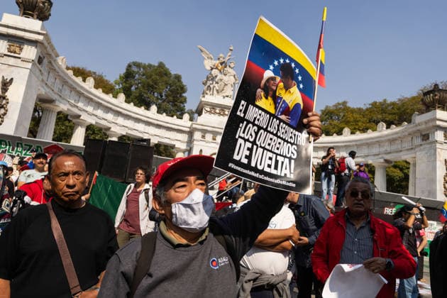 January 10, 2026, Mexico City, Mexico: Hundreds of people joined the March against Imperialism, from the Angel of Independence to Plaza Palestina Libre, following the capture of NICOLAS MADURO and his wife, CILIA FLORES, by US forces. Demonstrators expressed solidarity with the Venezuelan people. Mexico City Mexico - ZUMAl178 20260110_znp_l178_049 Copyright: xCristianxLeyvax