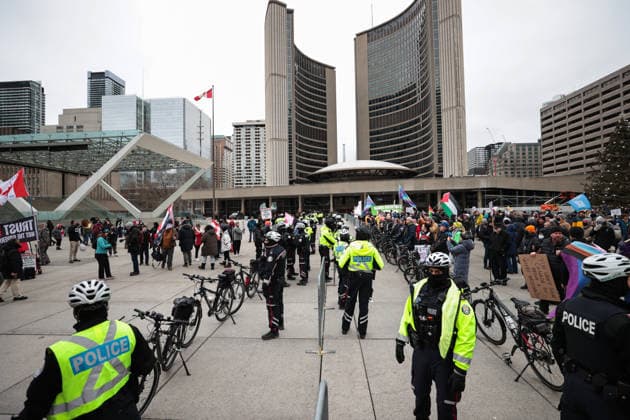 11 arrested at anti-immigration rally and counter-demonstration in Toronto TORONTO, CANADA - JANUARY 10 : Toronto Police stand guard between anti-immigration protestors and counter-demonstrators at Nathan Phillips Square in Toronto, Ontario on January 10, 2026. Canada First protestors and counter demonstrators gathered at Nathan Phillips Square and marched in downtown Toronto. Clashes broke out between police and protesters, eleven protesters arrested. Mert Alper Dervis Anadolu Ontario Canada. Editorial use only. Please get in touch for any other usage.  Copyright: x2026xAnadoluxMertxAlperxDervisx