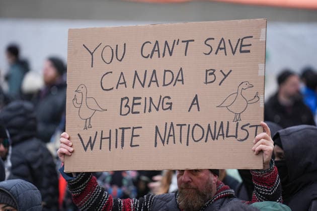 11 arrested at anti-immigration rally and counter-demonstration in Toronto TORONTO, CANADA - JANUARY 10 : Pro-migration protestors hold signs at Nathan Phillips Square as anti-immigration protestors gather for Canada First rally in Toronto, Ontario on January 10, 2026. Canada First protestors and counter demonstrators gathered at Nathan Phillips Square and marched in downtown Toronto. Clashes broke out between police and protesters, eleven protesters arrested. Mert Alper Dervis Anadolu Ontario Canada. Editorial use only. Please get in touch for any other usage.  Copyright: x2026xAnadoluxMertxAlperxDervisx
