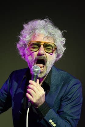 Leon Benavente Performs INVERFEST in Madrid, Spain - 10 Jan 2026 Abraham Boba, the singer from the band Leon Benavente performs during her performance festival INVERFEST at Circo Price. Madrid Spain Copyright: xAtilanoxGarciax xSOPAxImagesx photos01900