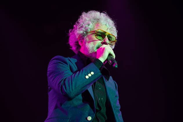 Leon Benavente Performs INVERFEST in Madrid, Spain - 10 Jan 2026 Abraham Boba, the singer from the band Leon Benavente performs during her performance festival INVERFEST at Circo Price. Madrid Spain Copyright: xAtilanoxGarciax xSOPAxImagesx photos01902