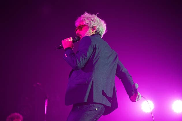 Leon Benavente Performs INVERFEST in Madrid, Spain - 10 Jan 2026 Abraham Boba, the singer from the band Leon Benavente performs during her performance festival INVERFEST at Circo Price. Madrid Spain Copyright: xAtilanoxGarciax xSOPAxImagesx photos01905