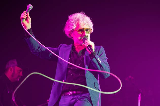 Leon Benavente Performs INVERFEST in Madrid, Spain - 10 Jan 2026 Abraham Boba, the singer from the band Leon Benavente performs during her performance festival INVERFEST at Circo Price. Madrid Spain Copyright: xAtilanoxGarciax xSOPAxImagesx photos01906