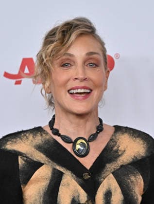 2026 Annual Movies for Grownups Awards with AARP Sharon Stone arriving to the 2026 Annual Movies for Grownups Awards with AARP held at the Beverly Wilshire, A Four Seasons Hotel on January 10, 2026 in Beverly Hills Ca. Beverly Hills Beverly Wilshire, A Four Seasons Hotel California USA Copyright: xStarbuck xAFF-USA.COMx