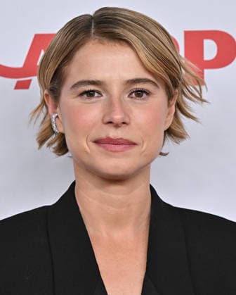 2026 Annual Movies for Grownups Awards with AARP Jessie Buckley arriving to the 2026 Annual Movies for Grownups Awards with AARP held at the Beverly Wilshire, A Four Seasons Hotel on January 10, 2026 in Beverly Hills Ca. Beverly Hills Beverly Wilshire, A Four Seasons Hotel California USA Copyright: xStarbuck xAFF-USA.COMx