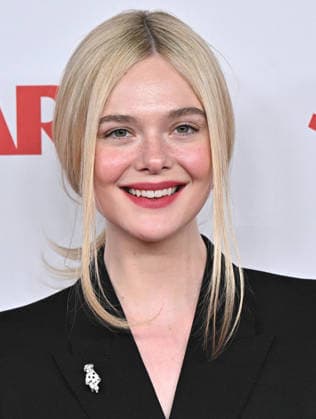 2026 Annual Movies for Grownups Awards with AARP Elle Fanning arriving to the 2026 Annual Movies for Grownups Awards with AARP held at the Beverly Wilshire, A Four Seasons Hotel on January 10, 2026 in Beverly Hills Ca. Beverly Hills Beverly Wilshire, A Four Seasons California USA Copyright: xStarbuck xAFF-USA.COMx