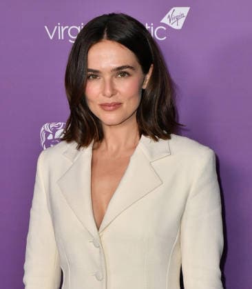 2026 BAFTA Tea Party - Arrivals Zoey Deutch attends the 2026 BAFTA Tea Party at Four Seasons Hotel Los Angeles at Beverly Hills on January 10, 2026 in Los Angeles, California. Beverly Hills Four Seasons Beverly Hills California USA Copyright: ximageSPACEx