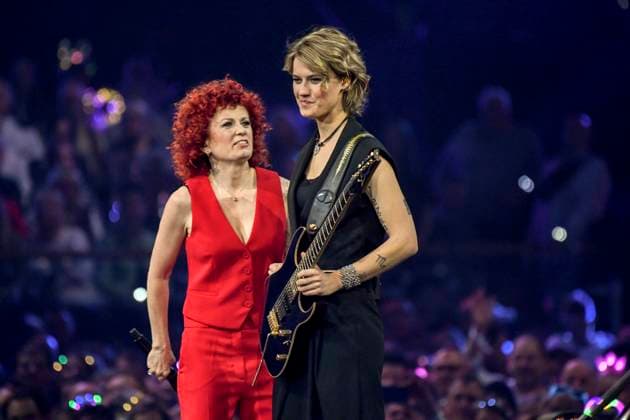 abb Lucy Diakovska with friend guitarist Yasi Hofer singer on stage at the ARD TV LIve program at the Schlagerchampions 2026 Das Grosse Fest der Besten on stage at the Velodrom on 10 01 2026 in Berlin Berlin Germany