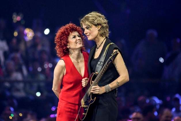 abb Lucy Diakovska with friend guitarist Yasi Hofer singer on stage at the ARD TV LIve program at the Schlagerchampions 2026 Das Grosse Fest der Besten on stage at the Velodrom on 10 01 2026 in Berlin Berlin Germany