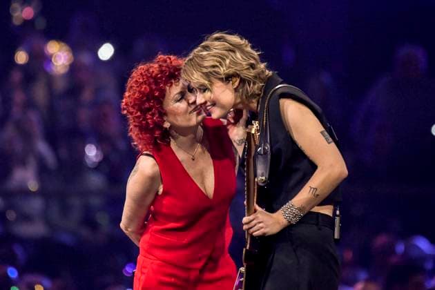 abb Lucy Diakovska with friend guitarist Yasi Hofer singer on stage at the ARD TV LIve program at the Schlagerchampions 2026 Das Grosse Fest der Besten on stage at the Velodrom on 10 01 2026 in Berlin Berlin Germany