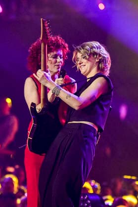 abb Lucy Diakovska with friend guitarist Yasi Hofer singer on stage at the ARD TV LIve program at the Schlagerchampions 2026 Das Grosse Fest der Besten on stage at the Velodrom on 10 01 2026 in Berlin Berlin Germany