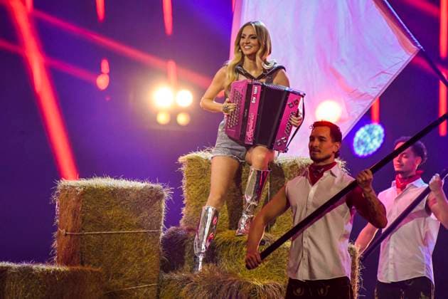 abb Melissa Naschenweng singer musician with accordion on stage at the ARD TV LIve program at the Schlagerchampions 2026 Das Grosse Fest der Besten on stage at the Velodrom on 10 01 2026 in Berlin Berlin Germany