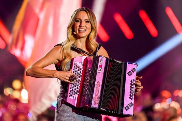 abb Melissa Naschenweng singer musician with accordion on stage at the ARD TV LIve program at the Schlagerchampions 2026 Das Grosse Fest der Besten on stage at the Velodrom on 10 01 2026 in Berlin Berlin Germany