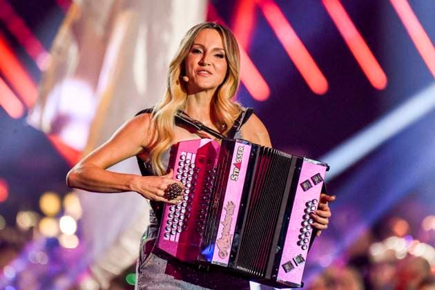 abb Melissa Naschenweng singer musician with accordion on stage at the ARD TV LIve program at the Schlagerchampions 2026 Das Grosse Fest der Besten on stage at the Velodrom on 10 01 2026 in Berlin Berlin Germany