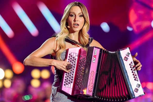 abb Melissa Naschenweng singer musician with accordion on stage at the ARD TV LIve program at the Schlagerchampions 2026 Das Grosse Fest der Besten on stage at the Velodrom on 10 01 2026 in Berlin Berlin Germany