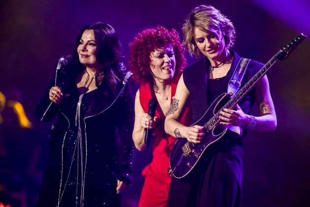 abb Marianne Rosenberg Lucy Diakovska and friend guitarist Yasi Hofer singer on stage at the ARD TV LIve show at the Schlagerchampions 2026 Das Grosse Fest der Besten on stage at the Velodrom on 10 01 2026 in Berlin Berlin Germany