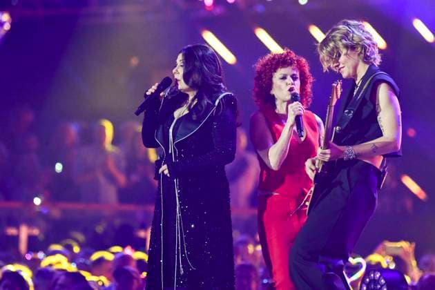 abb Marianne Rosenberg Lucy Diakovska and friend guitarist Yasi Hofer singer on stage at the ARD TV LIve show at the Schlagerchampions 2026 Das Grosse Fest der Besten on stage at the Velodrom on 10 01 2026 in Berlin Berlin Germany
