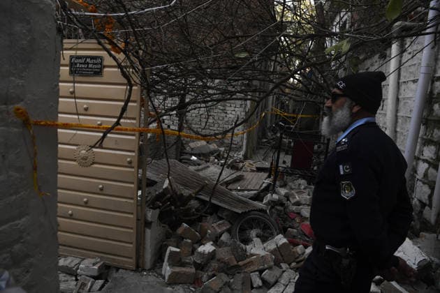 Gas cylinder explosion at Islamabad wedding kills eight, including bride and groom ISLAMABAD, PAKISTAN, JANUARY 11: Security forces are seen at the site of a powerful gas cylinder explosion at a wedding function in a neighborhood of Islamabad on January 11, 2026. The blast killed eight people, including the bride and groom and their grandparents, injured 12 others, and caused the collapse of adjoining houses. Muhammad Reza Anadolu Islamabad Pakistan. Editorial use only. Please get in touch for any other usage.  Copyright: x2026xAnadoluxMuhammadxRezax