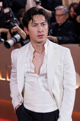 January 11, 2026, Beverly Hills, California, USA: Hudson Williams on the red carpet at the 83rd Annual Golden Globe Awards on Sunday, January 11, 2026, at the Beverly Hilton in Beverly Hills, California. BURT HARRIS BNS PI Beverly Hills USA - ZUMAp124 20260111_zaa_p124_102 Copyright: xBurtxHarrisx