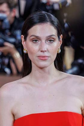 January 11, 2026, Beverly Hills, California, USA: Eva Victor on the red carpet at the 83rd Annual Golden Globe Awards on Sunday, January 11, 2026, at the Beverly Hilton in Beverly Hills, California. BURT HARRIS BNS PI Beverly Hills USA - ZUMAp124 20260111_zaa_p124_179 Copyright: xBurtxHarrisx