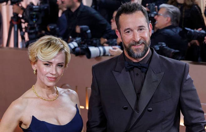 January 11, 2026, Beverly Hills, California, USA: (L-R) Sara Wells and Noah Wyle on the red carpet at the 83rd Annual Golden Globe Awards on Sunday, January 11, 2026, at the Beverly Hilton in Beverly Hills, California. BURT HARRIS BNS PI Beverly Hills USA - ZUMAp124 20260111_zaa_p124_188 Copyright: xBurtxHarrisx