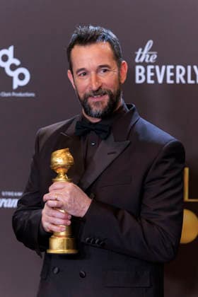 January 11, 2026, Beverly Hills, California, USA: Noah Wyle in the press room during the 83rd Annual Golden Globe Awards on Sunday, January 11, 2026, at the Beverly Hilton in Beverly Hills, California. ARIANA RUIZ BNS PI Beverly Hills USA - ZUMAp124 20260111_zaa_p124_211 Copyright: xArianaxRuizx