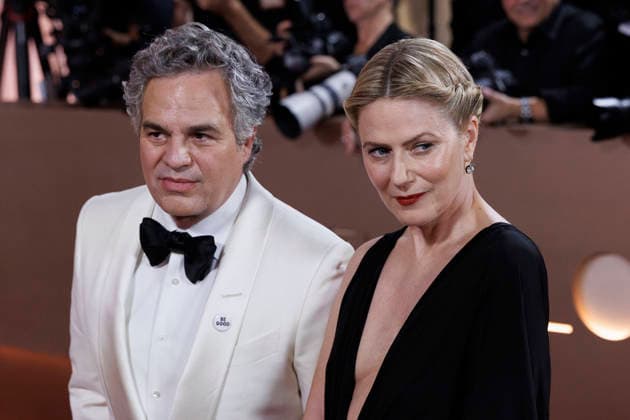 January 11, 2026, Beverly Hills, California, USA: (L-R) Mark Ruffalo and Sunrise Coigney on the red carpet at the 83rd Annual Golden Globe Awards on Sunday, January 11, 2026, at the Beverly Hilton in Beverly Hills, California. BURT HARRIS BNS PI Beverly Hills USA - ZUMAp124 20260111_zaa_p124_250 Copyright: xBurtxHarrisx