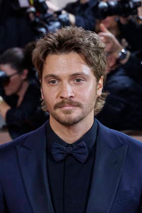 January 11, 2026, Beverly Hills, California, USA: Luke Grimes on the red carpet at the 83rd Annual Golden Globe Awards on Sunday, January 11, 2026, at the Beverly Hilton in Beverly Hills, California. BURT HARRIS BNS PI Beverly Hills USA - ZUMAp124 20260111_zaa_p124_299 Copyright: xBurtxHarrisx