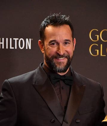 83rd Annual Golden Globe Awards - Press Room Noah Wyle poses in the press room with the Golden Globe for Best Actor in a Drama Series during the 83rd annual Golden Globe Awards at The Beverly Hilton on January 11, 2026 in Beverly Hills, California. Beverly Hills Beverly Hilton California USA Copyright: ximageSPACEx