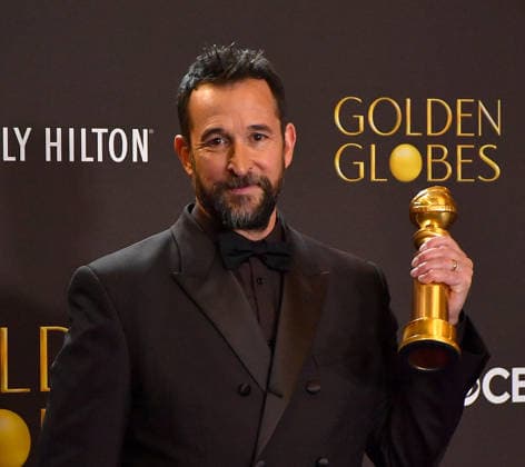 83rd Annual Golden Globe Awards - Press Room Noah Wyle poses in the press room with the Golden Globe for Best Actor in a Drama Series during the 83rd annual Golden Globe Awards at The Beverly Hilton on January 11, 2026 in Beverly Hills, California. Beverly Hills Beverly Hilton California USA Copyright: ximageSPACEx