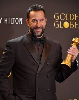83rd Annual Golden Globe Awards - Press Room Noah Wyle poses in the press room with the Golden Globe for Best Actor in a Drama Series during the 83rd annual Golden Globe Awards at The Beverly Hilton on January 11, 2026 in Beverly Hills, California. Beverly Hills Beverly Hilton California USA Copyright: ximageSPACEx