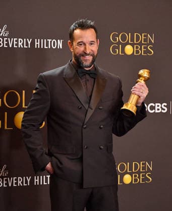 83rd Annual Golden Globe Awards - Press Room Noah Wyle poses in the press room with the Golden Globe for Best Actor in a Drama Series during the 83rd annual Golden Globe Awards at The Beverly Hilton on January 11, 2026 in Beverly Hills, California. Beverly Hills Beverly Hilton California USA Copyright: ximageSPACEx