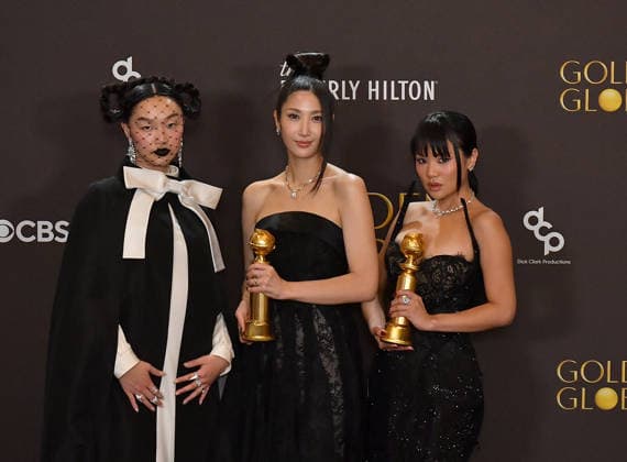83rd Annual Golden Globe Awards - Press Room EJAE, Audrey Nuna and REI AMI (who performed the song as the fictional group HUNTR X) pose with Golden Globe Award for Best Original Song during the 83rd annual Golden Globe Awards at The Beverly Hilton on January 11, 2026 in Beverly Hills, California. Beverly Hills Beverly Hilton California USA Copyright: ximageSPACEx