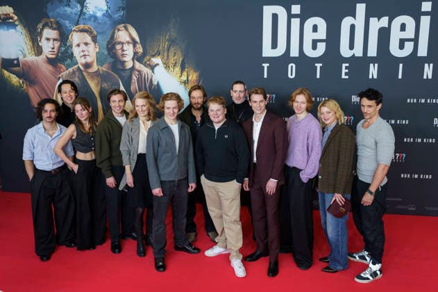 Andreas Pietschmann, Jannik Schümann, Levi Brandl, Julius Weckauf, Nevio Wendt and Tim Dünschede with cast and crew at the premiere of the movie Die drei Toteninsel at Mathäser Filmpalast Munich, 11 01 2026 Foto:xN.xKolinzx xFuturexImagex fragezeichen_6103