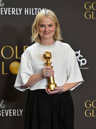 83rd Annual Golden Globes - Press Room Amy Poehler in the press room at the 83rd Golden Globe Awards at the Beverly Hilton Hotel on January 11, 2025 in Beverly Hills, CA. Beverly Hills Beverly Hilton Hotel California USA Copyright: xLISAxOConnor AFF-USA.comx