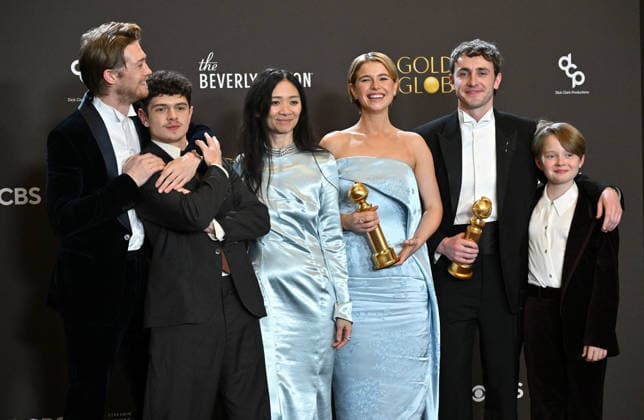 83rd Annual Golden Globes - Press Room Joe Alwyn, Noah Jupe, Jessie Buckley, ChloÃ Beverly Hills Beverly Hilton Hotel California USA Copyright: xLISAxOConnor AFF-USA.comx