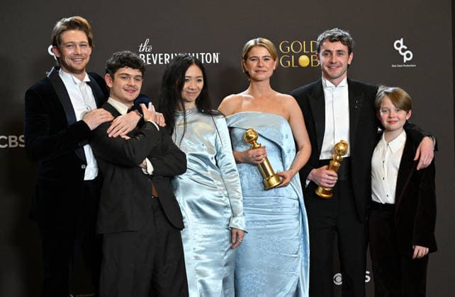 83rd Annual Golden Globes - Press Room Joe Alwyn, Noah Jupe, Jessie Buckley, ChloÃ Beverly Hills Beverly Hilton Hotel California USA Copyright: xLISAxOConnor AFF-USA.comx