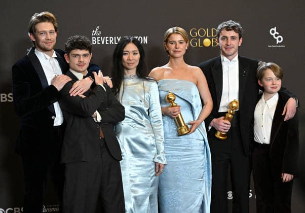 83rd Annual Golden Globes - Press Room Joe Alwyn, Noah Jupe, Jessie Buckley, ChloÃ Beverly Hills Beverly Hilton Hotel California USA Copyright: xLISAxOConnor AFF-USA.comx
