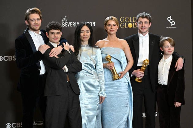 83rd Annual Golden Globes - Press Room Joe Alwyn, Noah Jupe, Jessie Buckley, ChloÃ Beverly Hills Beverly Hilton Hotel California USA Copyright: xLISAxOConnor AFF-USA.comx