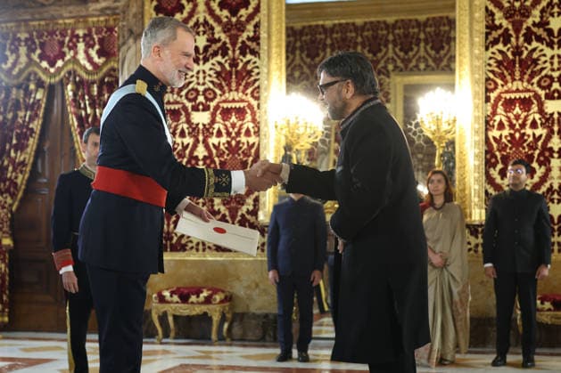The King receives the Letters of Credence of the new ambassadors King Felipe VI receives the Letters of Credence of the Ambassador of the Republic of India, Jayant N Khobragade, at the Royal Palace in Madrid, on January 12, 2026, in Madrid Spain The King receives today the Letters of Credence of the new ambassadors of Finland, El Salvador, India, United Arab Emirates, Lebanon, Ukraine and Hungary 12 JANUARY 2026 ROYAL HOUSE AMBASSADORS LETTERS OF CREDENTIAL Alejandro Martínez Vé Madrid Madrid Spain Copyright: xAlejandroxMartinezxVÃ lezx 7212066