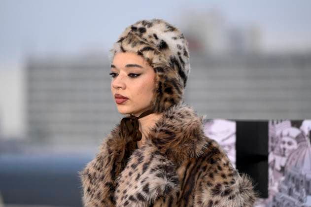 abb Tanzyn Crawford wears fur coat and cap at the photo call for the launch of HBO Max A Knight of the Seven Kingdoms of the US fantasy series my munus degrees on the wintry roof terrace of the Humboldt Forum Berlin on 12 01 2026 Berlin Germany