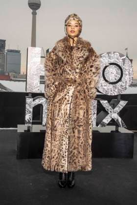 abb Tanzyn Crawford wears fur coat and cap at the photo call for the launch of HBO Max A Knight of the Seven Kingdoms of the US fantasy series my munus degrees on the wintry roof terrace of the Humboldt Forum Berlin on 12 01 2026 Berlin Germany