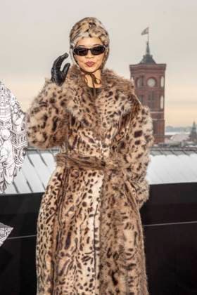 abb Tanzyn Crawford wears fur coat and cap at the photo call for the launch of HBO Max A Knight of the Seven Kingdoms of the US fantasy series my munus degrees on the wintry roof terrace of the Humboldt Forum Berlin on 12 01 2026 Berlin Germany